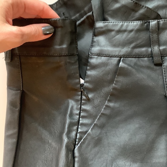 Black leather shorts, size xs. Condition like new. - Picture 3 of 4